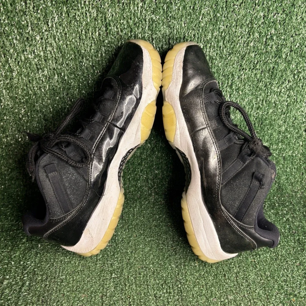 Jordan 11 Retro Low Barons Patent Leather Basketball Sneaker Black Mens Size 9.5